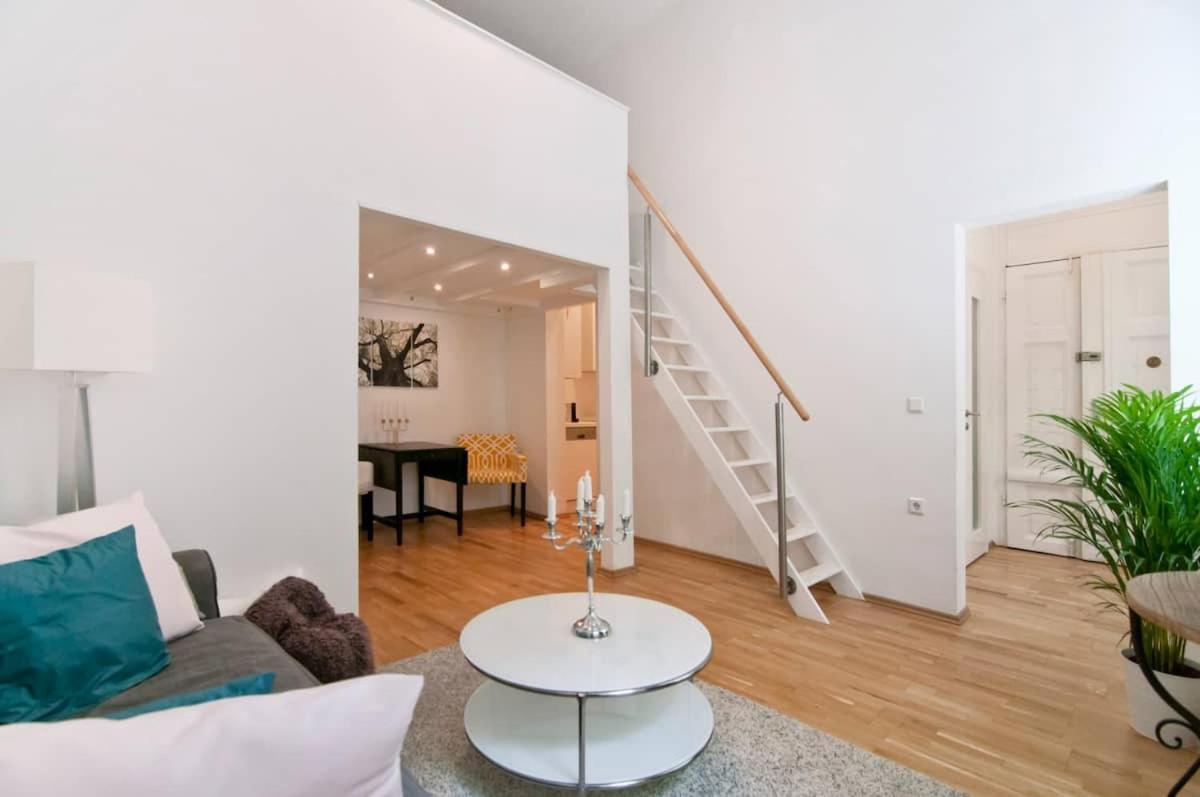 ⍟luxurious And Bright⍟ 5 Min Walk To City Center Apartment Wien